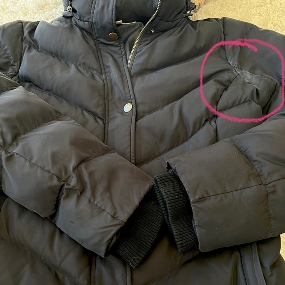 Banana Republic Factory black faux fur hood puffer winter coat size medium - Picture 9 of 9